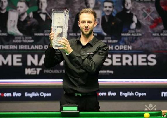 练的背影 练的背影